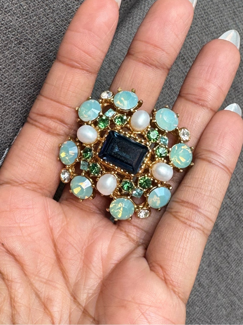 Yosca Pearl & Crystal Brooch - Picture 5 of 8